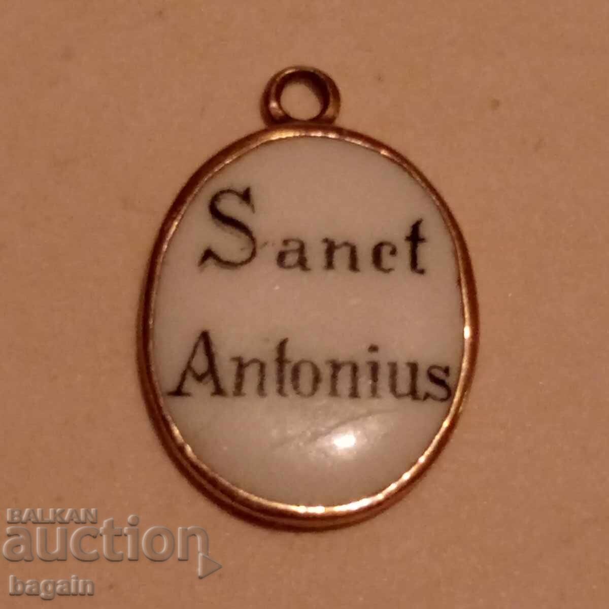 Gold medallion. Enamel. with price 70.00 BGN | € 35.79 Gold medallion. Enamel. with price 70.00 BGN | € 35.79