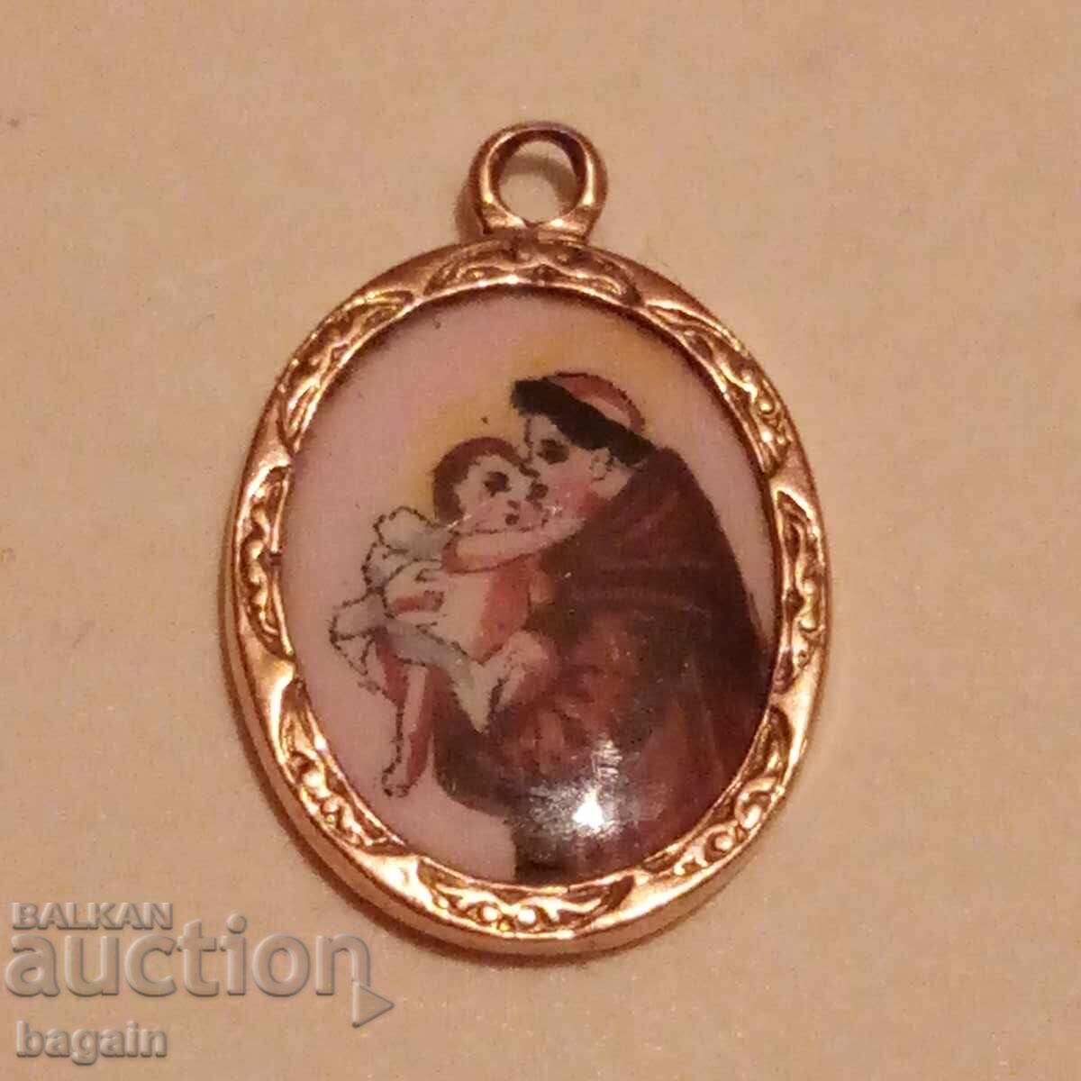 Gold medallion. Enamel. Gold medallion. Enamel.