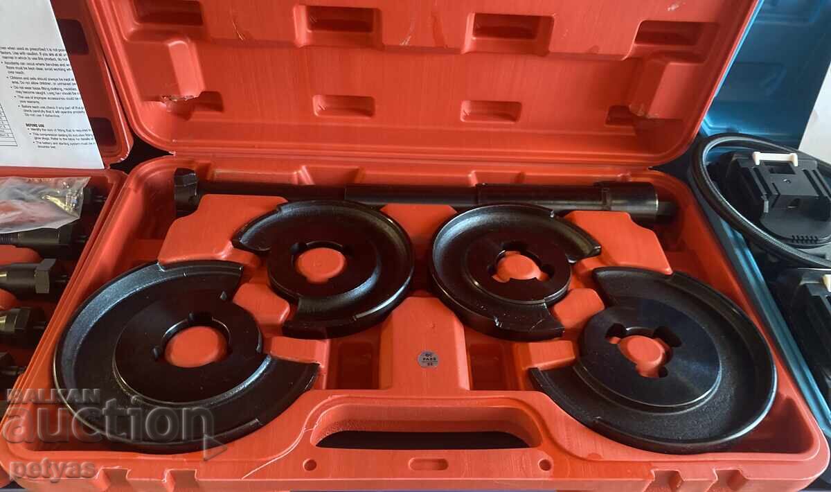 Delivery of Spring clamp set KraftRoyal 90-110 mm, 110-140 mm Delivery of Spring clamp set KraftRoyal 90-110 mm, 110-140 mm