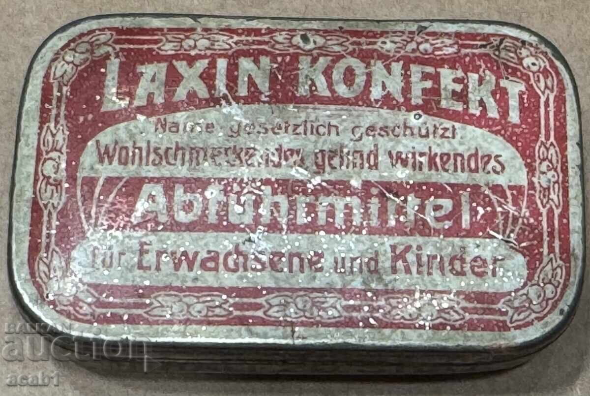 Vintage metal box from Razhlabitelno Vintage metal box from Razhlabitelno