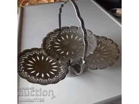 Foldable metal fruit bowl