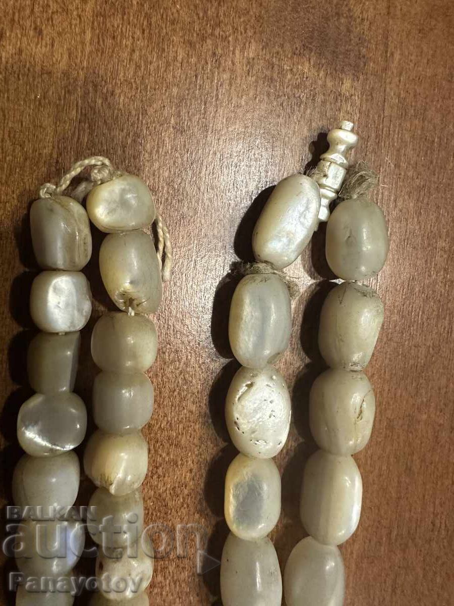 MĂTĂNII ȘI COLACE PERLATE, ORIGINALE, DIN BOJI GROB, MĂRGELE VECHI PENTRU BIJUTERII cu preț 480.00 BGN | € 245.42 MĂTĂNII ȘI COLACE PERLATE, ORIGINALE, DIN BOJI GROB, MĂRGELE VECHI PENTRU BIJUTERII cu preț 480.00 BGN | € 245.42