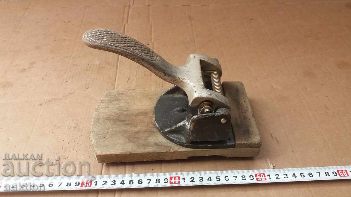 MASSIVE SOC. PERFORATOR EXCELLENT