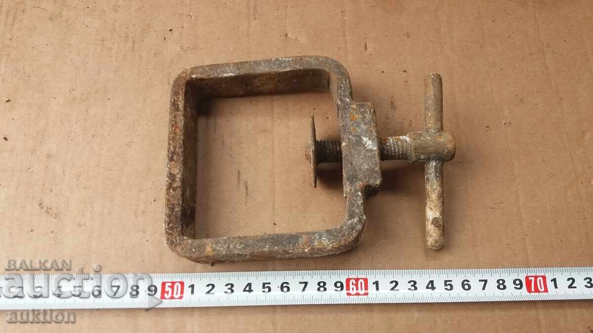 DÂNGĂ VECHE cu preț 3.99 BGN | € 2.04 DÂNGĂ VECHE cu preț 3.99 BGN | € 2.04