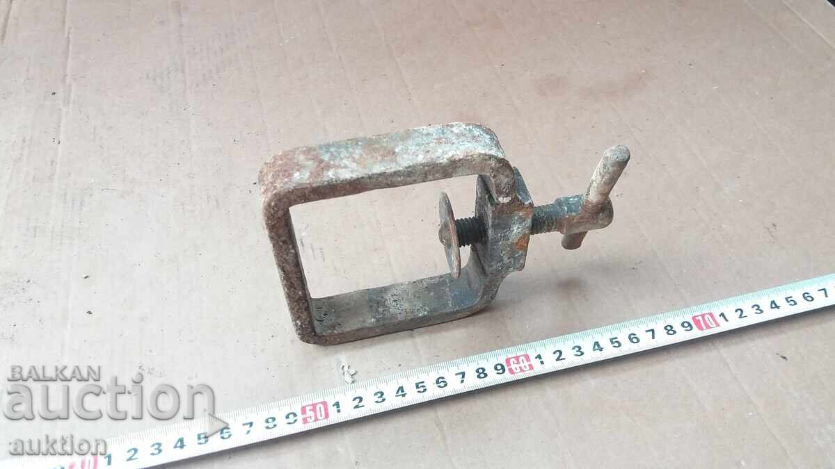 Licitație DÂNGĂ VECHE Licitație DÂNGĂ VECHE