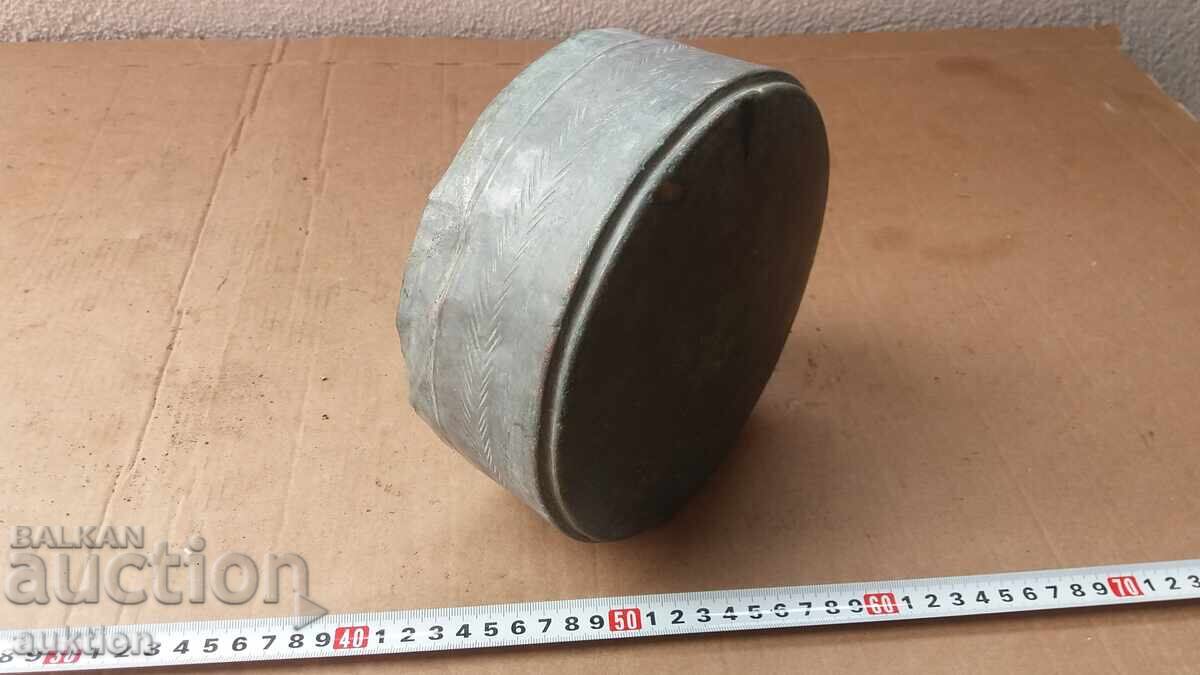 Delivery of EXCELLENT FORGED CHRISTMAS DREAM, BOWL, TRAY WITH ORNAMENTS Delivery of EXCELLENT FORGED CHRISTMAS DREAM, BOWL, TRAY WITH ORNAMENTS