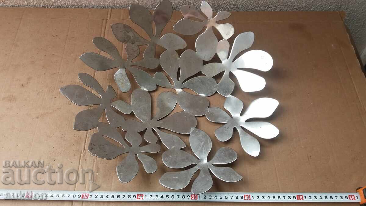 Auction SOLID IRON FRUIT BOWL, TRAY Auction SOLID IRON FRUIT BOWL, TRAY