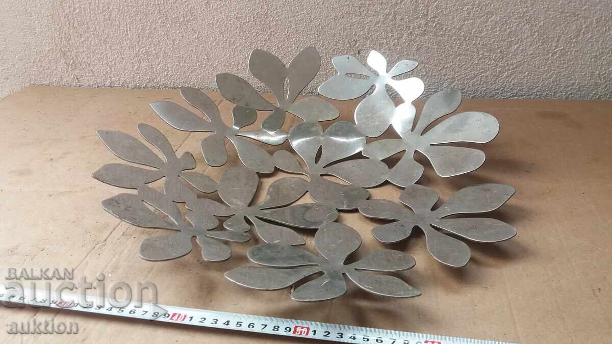 Delivery of SOLID IRON FRUIT BOWL, TRAY Delivery of SOLID IRON FRUIT BOWL, TRAY