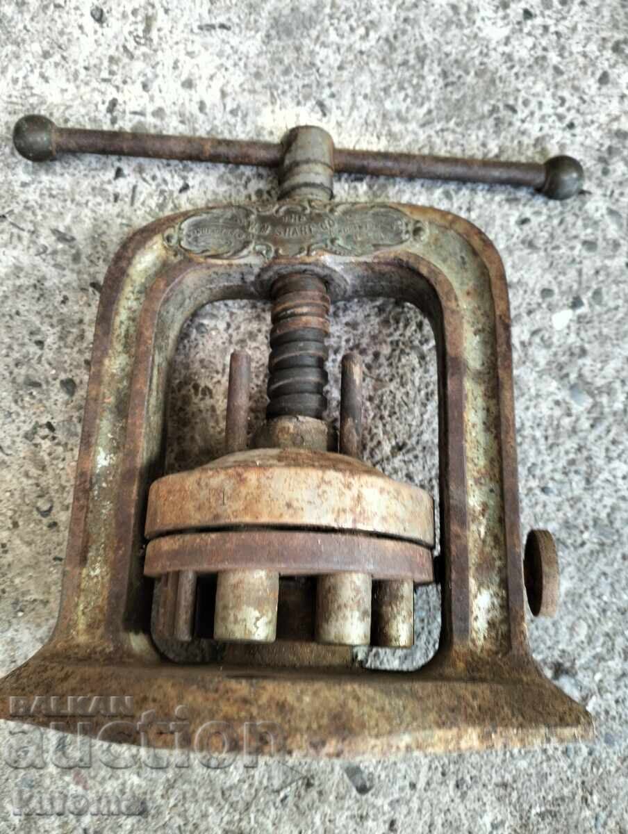 Delivery of Old dental crown making press Delivery of Old dental crown making press