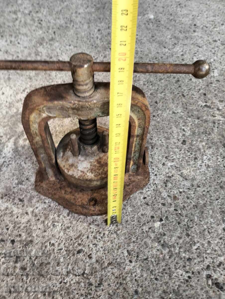 Old dental crown making press - 7 Old dental crown making press - 7