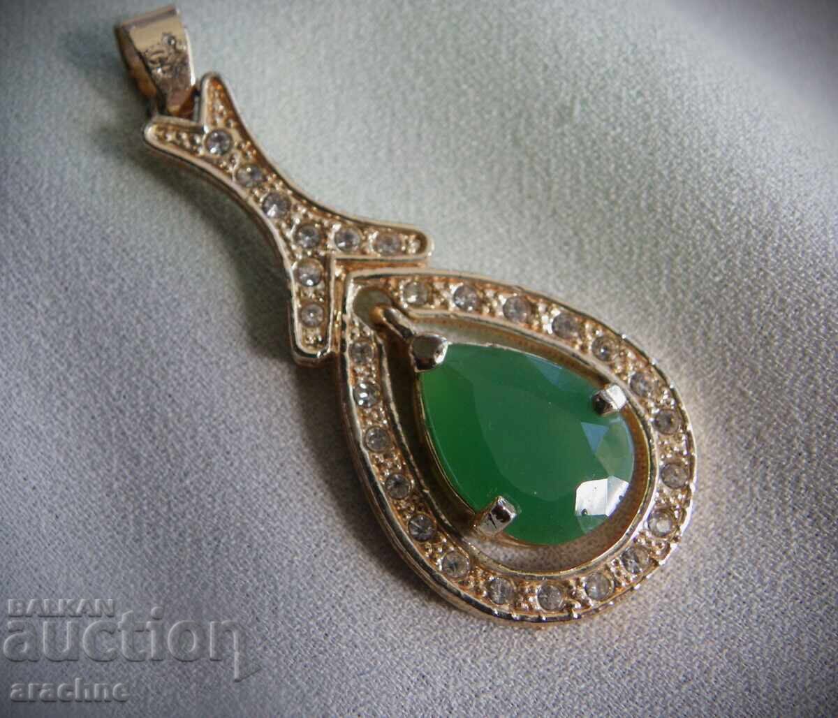 Auction  Gold-plated silver medallion with jade, Thailand
