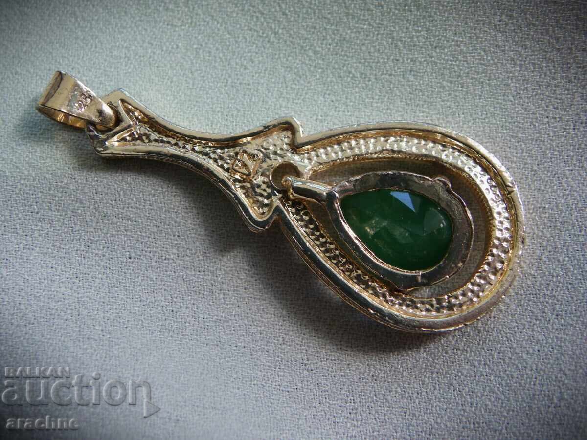 Delivery of Gold-plated silver medallion with jade, Thailand