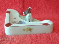 Porțelan bulgăresc vechi SIP Scrumieră Câine marcat SIP