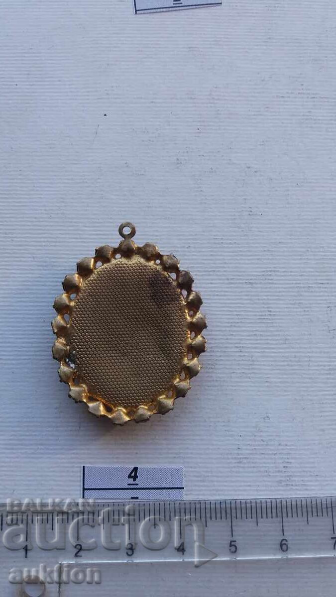 OLD CAMEO PENDANT - 5 OLD CAMEO PENDANT - 5