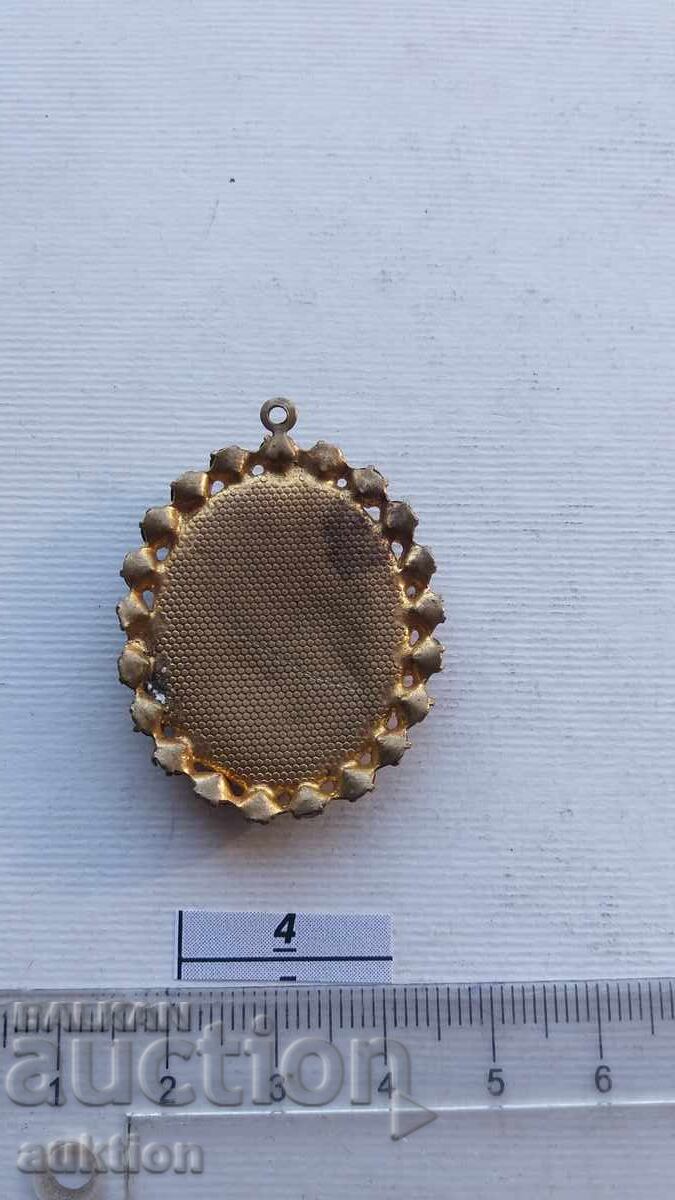 OLD CAMEO PENDANT - 6 OLD CAMEO PENDANT - 6