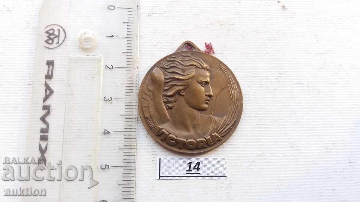 Delivery of medal - athletics italy