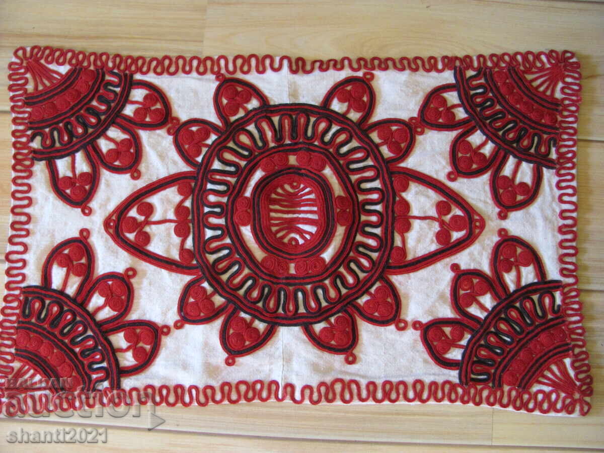 Παλιό μαξιλάρι - μάλλινες πλεξούδες και λινό, ραμμένο στο χέρι, 74x46 εκ. Παλιό μαξιλάρι - μάλλινες πλεξούδες και λινό, ραμμένο στο χέρι, 74x46 εκ.