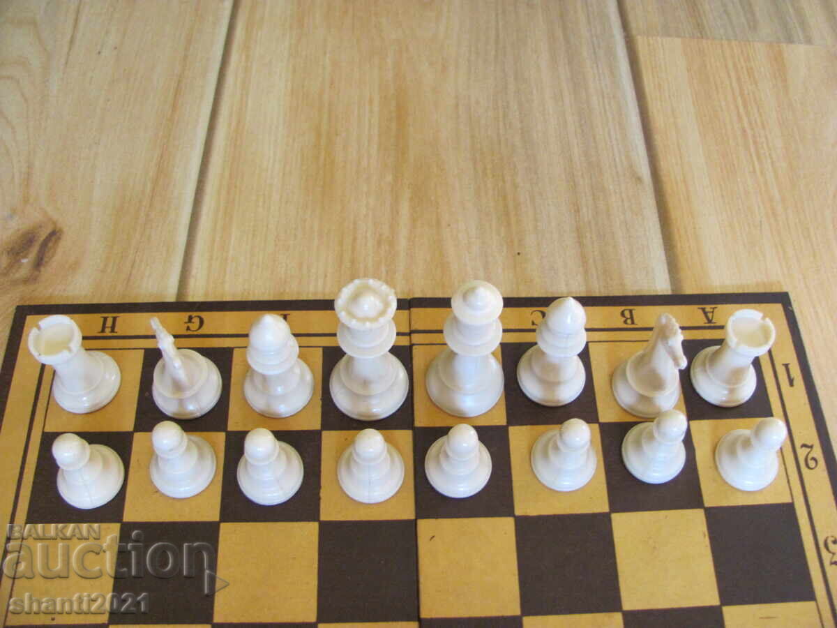 Delivery of Vintage chess, figures - hard plastic Delivery of Vintage chess, figures - hard plastic