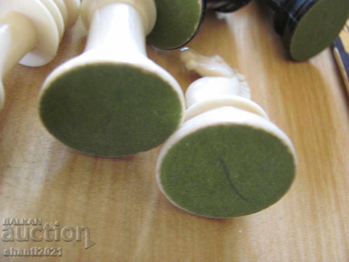 Vintage chess, figures - hard plastic - 6 Vintage chess, figures - hard plastic - 6