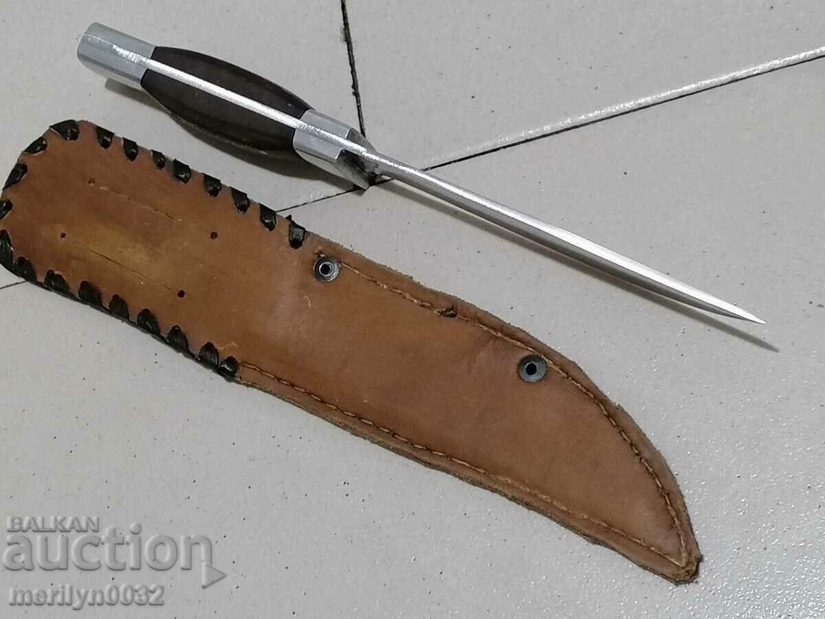 Auction  Gabrovo knife with cania