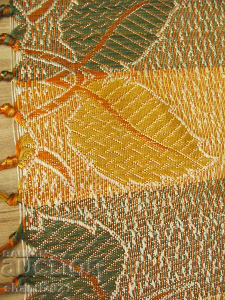 Παράδοση Τραπεζομάντηλο Νέο Μεγάλο, μεταξωτό, 227x150cm Παράδοση Τραπεζομάντηλο Νέο Μεγάλο, μεταξωτό, 227x150cm