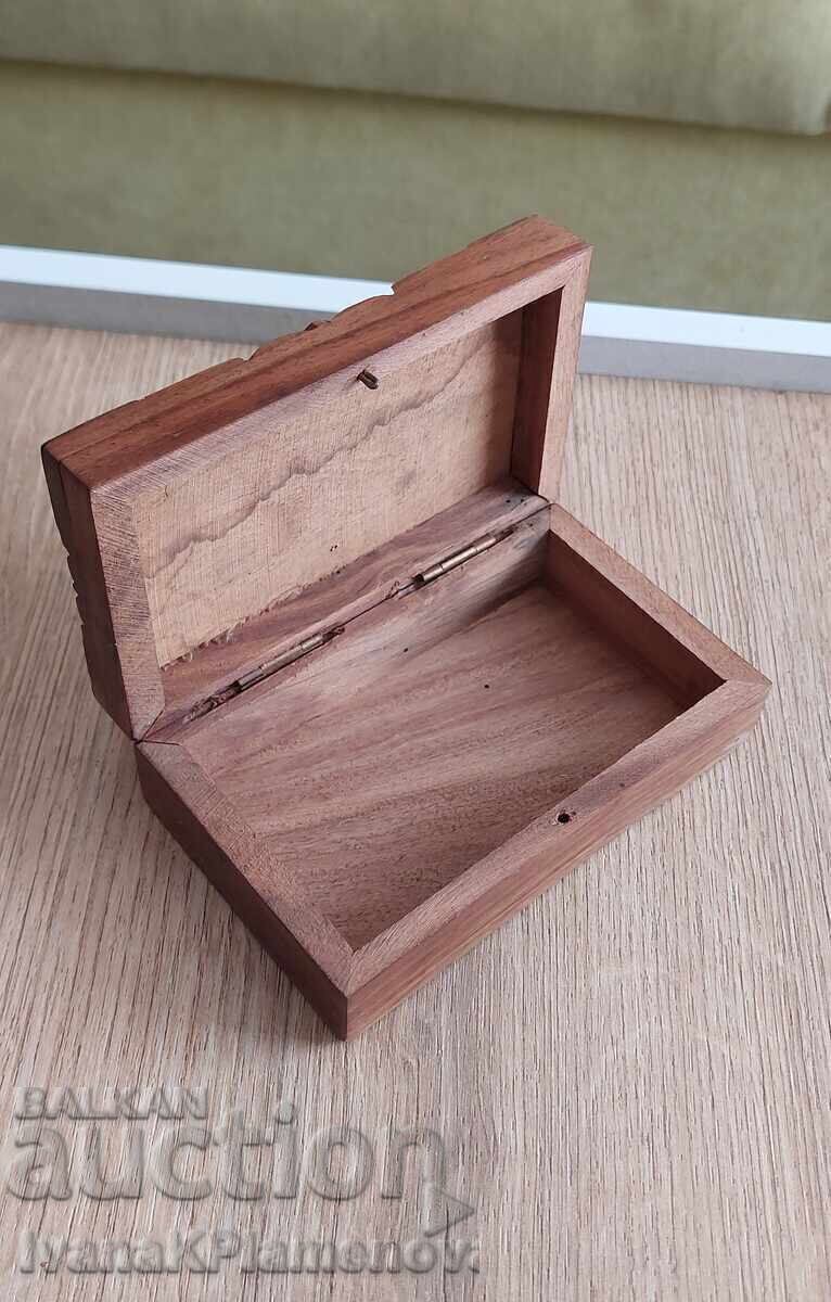 Аукцион Кутийка дървена обков месинг за ценители отлична Аукцион Кутийка дървена обков месинг за ценители отлична