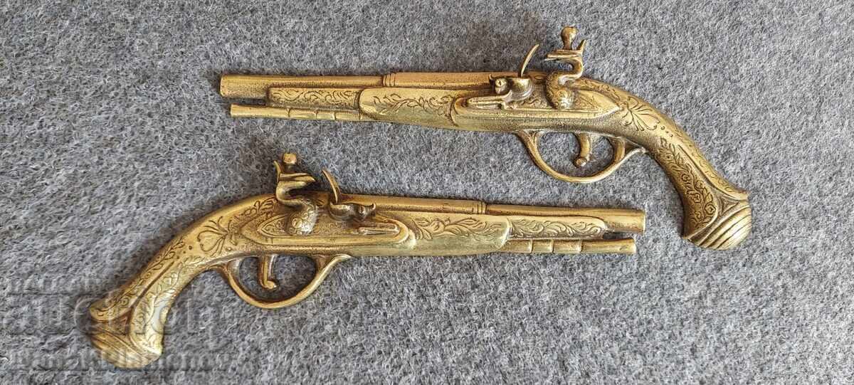 Pan bronze pistols for connoisseurs with price 120.00 BGN | € 61.36 Pan bronze pistols for connoisseurs with price 120.00 BGN | € 61.36