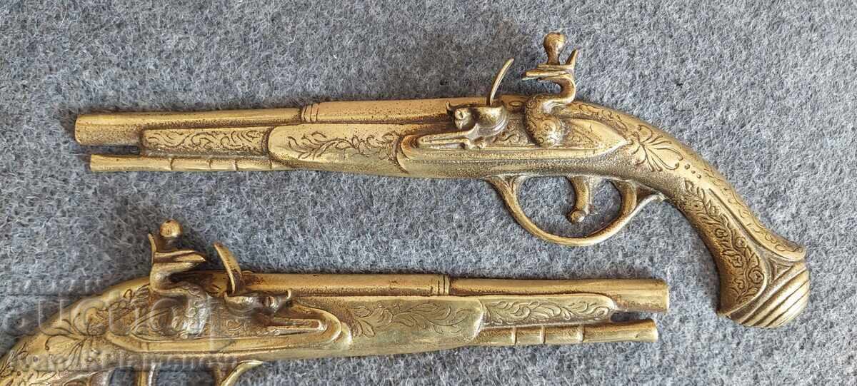 Auction Pan bronze pistols for connoisseurs Auction Pan bronze pistols for connoisseurs