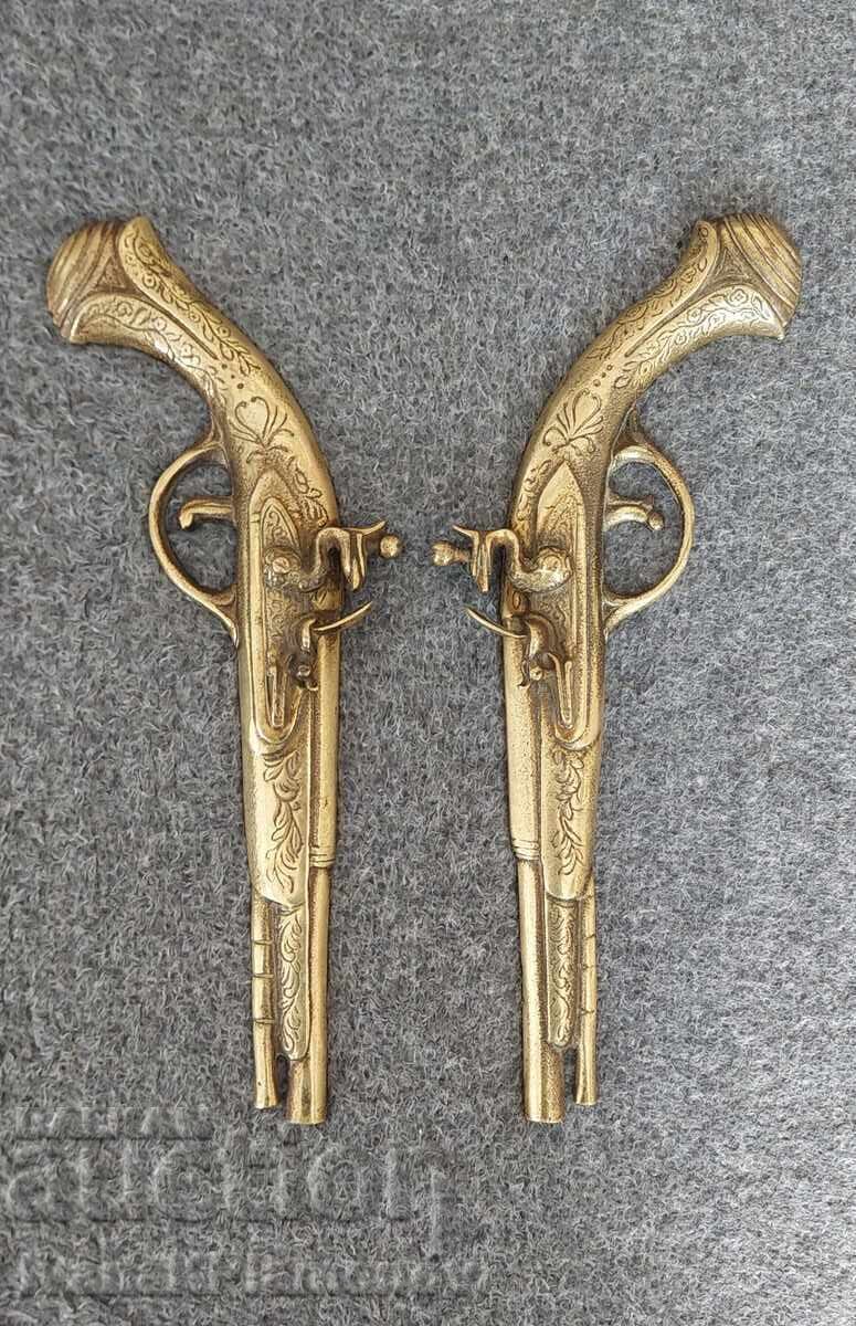 Pan bronze pistols for connoisseurs Pan bronze pistols for connoisseurs