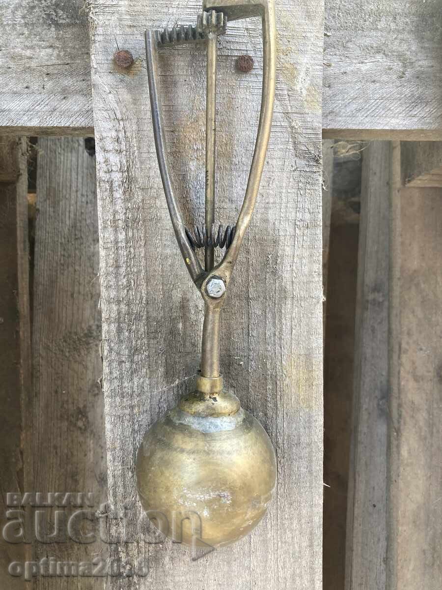 Cupă de înghețată cu preț 45.00 BGN | € 23.01 Cupă de înghețată cu preț 45.00 BGN | € 23.01