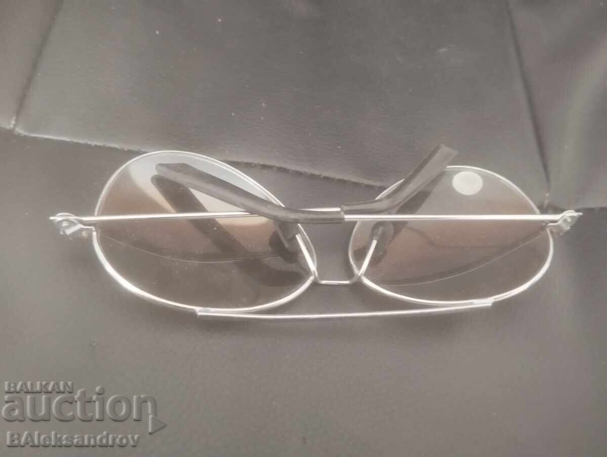 Livrarea Vechi ochelari italieni Livrarea Vechi ochelari italieni