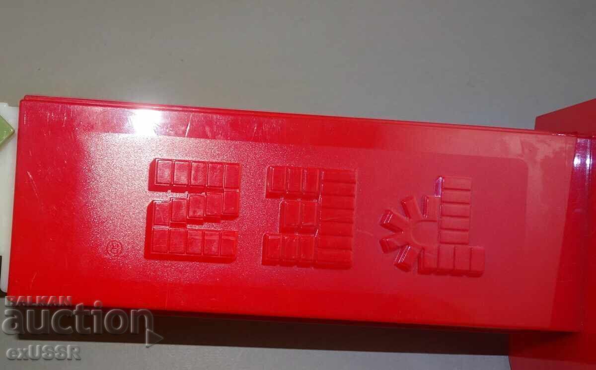 Auction Very large PEZ PEZ, 28 cm tall Auction Very large PEZ PEZ, 28 cm tall