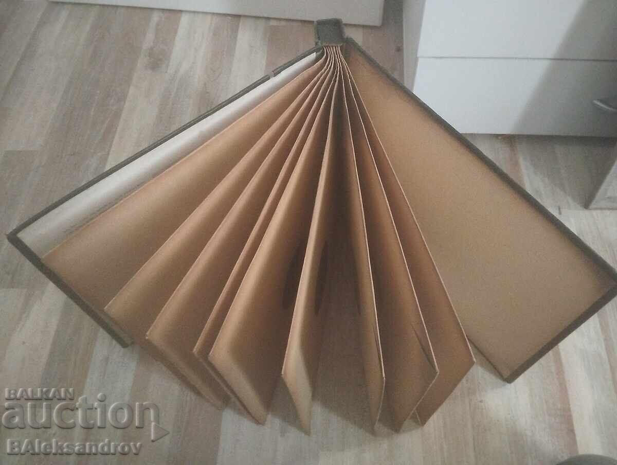 Auction Old album with shellac records Auction Old album with shellac records