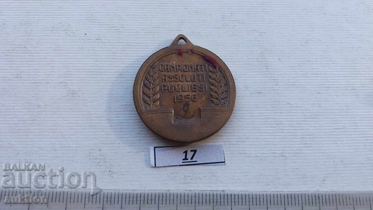 Delivery of medal - athletics italy 1956 Delivery of medal - athletics italy 1956