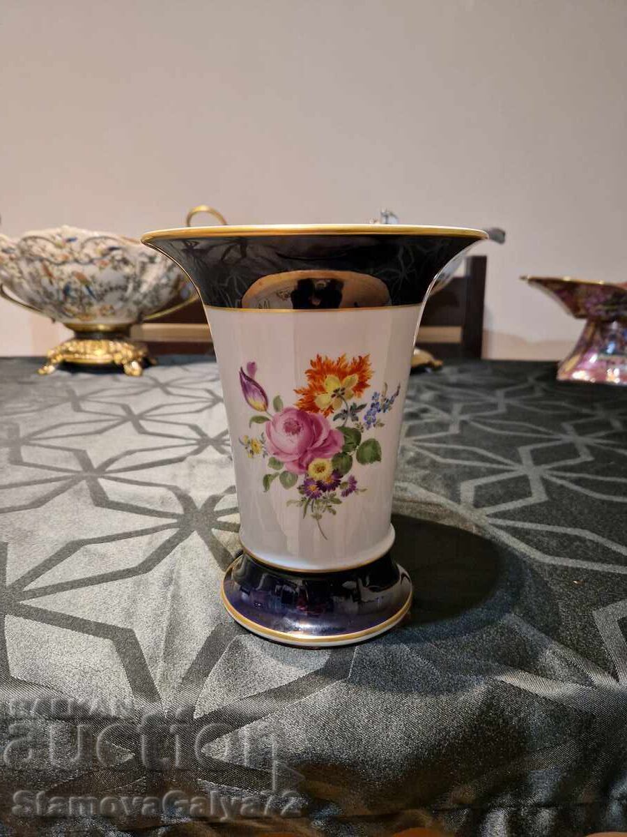 Auction  Beautiful antique collectible Meissen porcelain vase