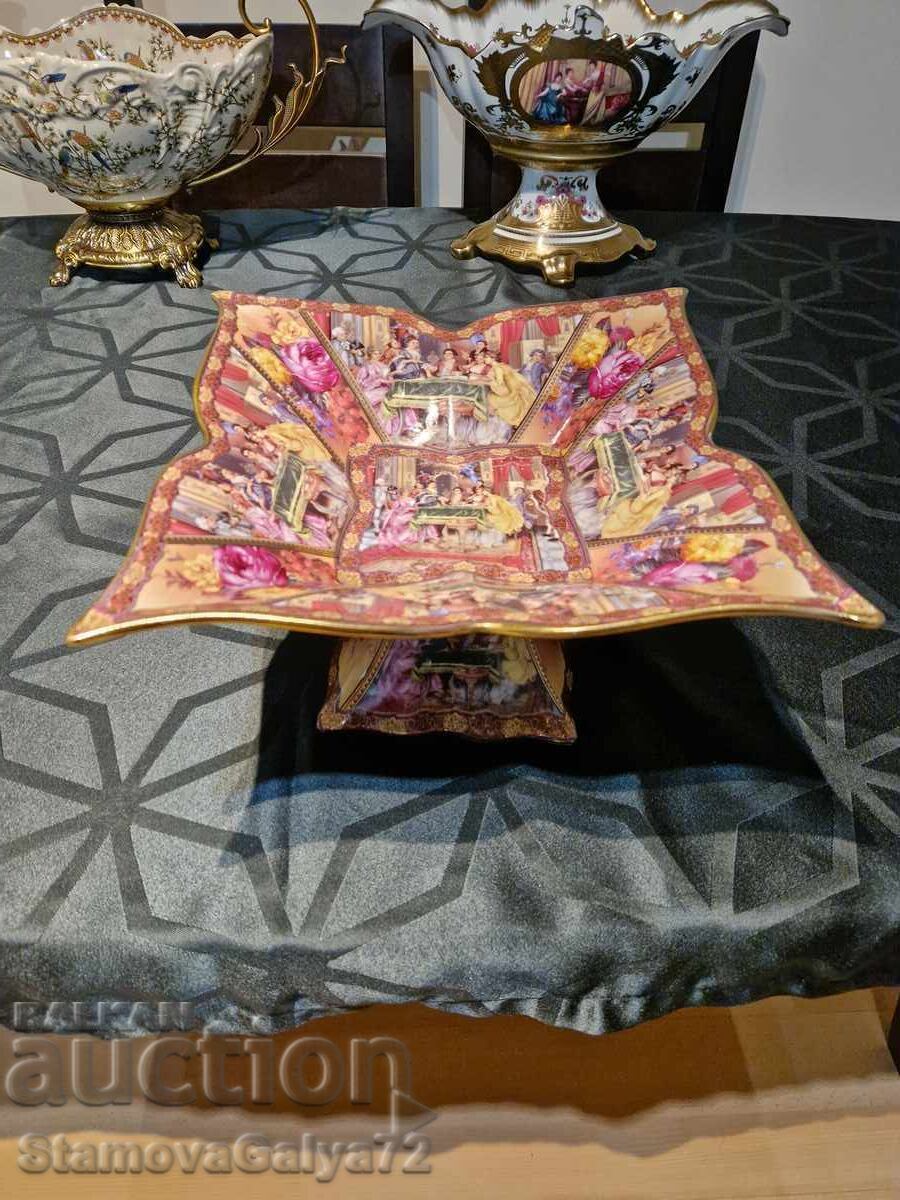 Страхотна голяма порцеланова фруктиера с цена 397.00 лв. | € 202.98 Страхотна голяма порцеланова фруктиера с цена 397.00 лв. | € 202.98