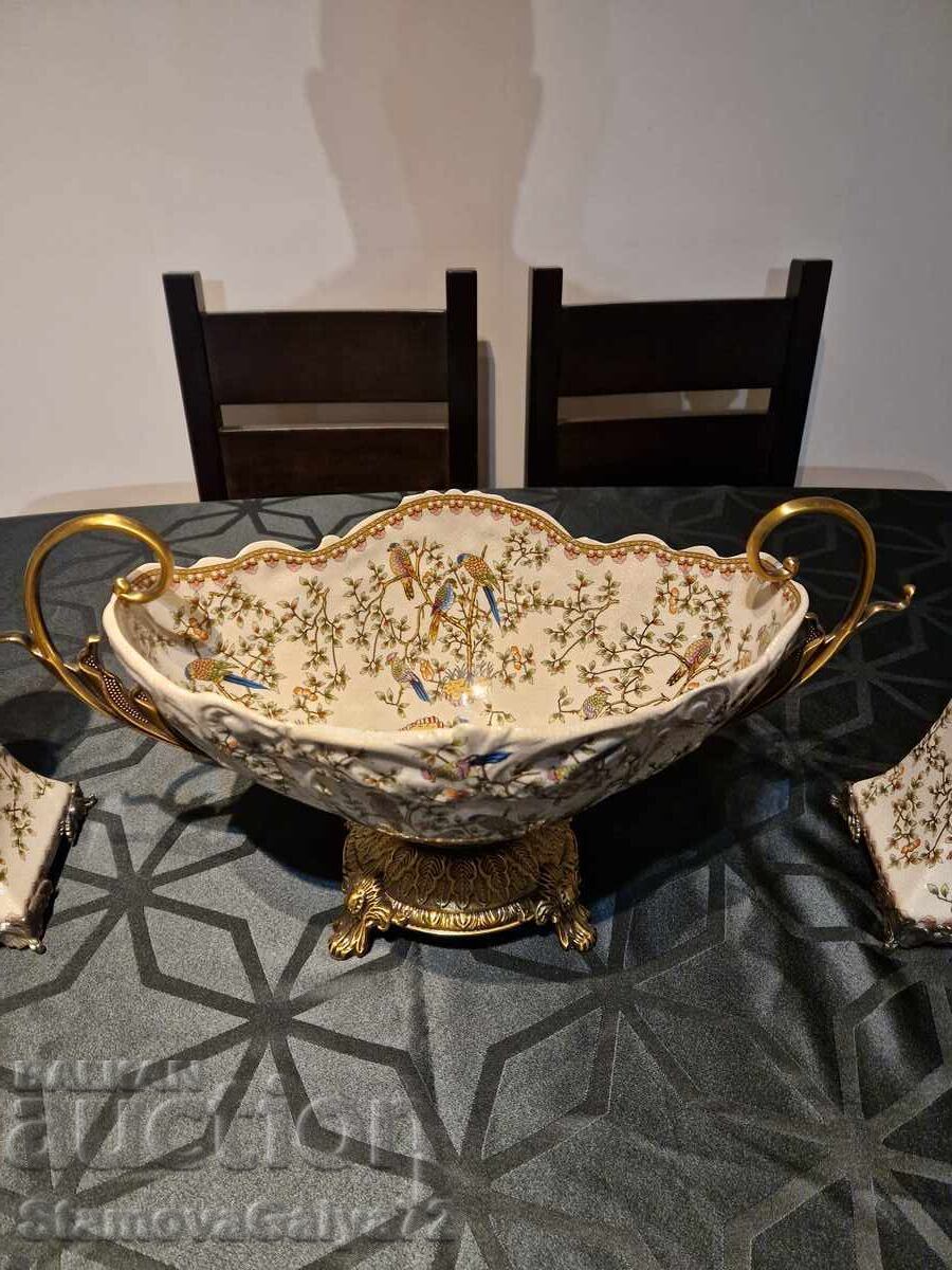 Delivery of A wonderful set of porcelain planters and candlesticks