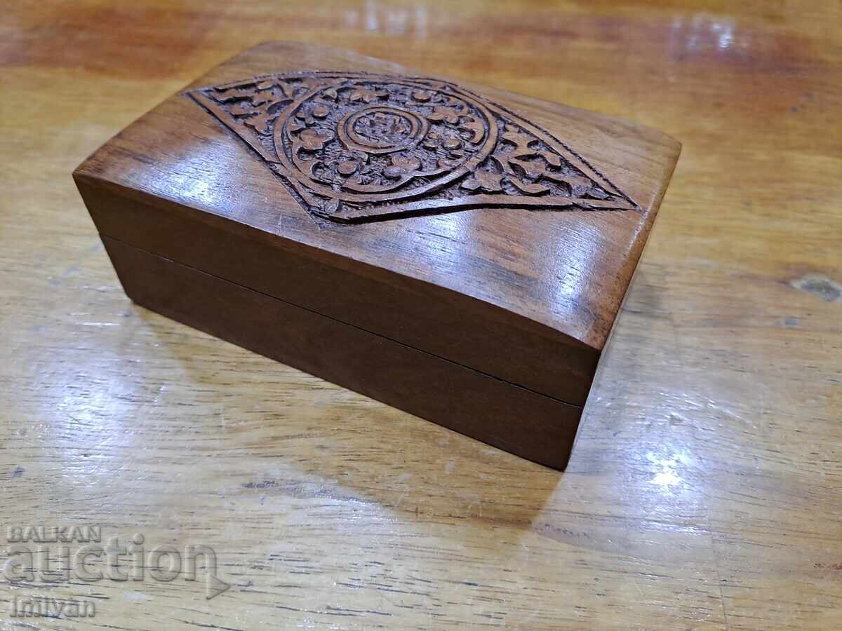 Box wood carving with price 45.00 BGN | € 23.01