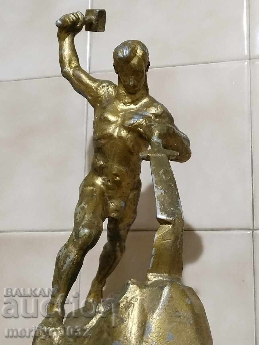 Soc. statuette figure figurine plastic sculpture NRB - 5