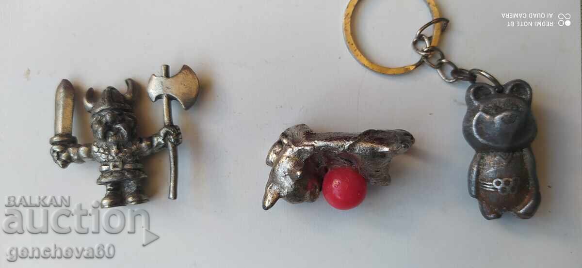 Delivery of Various Lead Collector Figures and Keychains