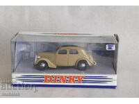 1:43 DINKY MACHBOX MODEL FORD V8 PILOT