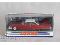 1:43  DINKY MATCHBOX CADILLAC COUPE DE VILLE КОЛИЧКА  МОДЕЛ