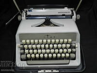 OLD RETRO PORTABLE TYPEWRITER ADLER JUNIOR 30