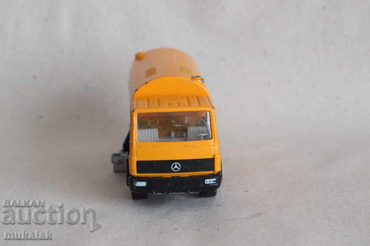 Licitație 1:55?? MODEL SIKU MERCEDES BENZ TROLLEY