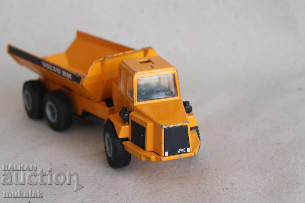 Auction 1:55?? SIKU VOLVO DUMP TRUCK TROLLEY MODEL Auction 1:55?? SIKU VOLVO DUMP TRUCK TROLLEY MODEL