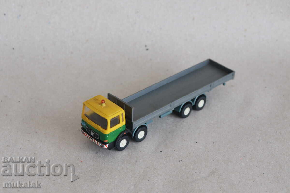 RMM/ROSKOPF 1:87 H0 MAN TIR TRUCK MODEL TRACTOR - 7 RMM/ROSKOPF 1:87 H0 MAN TIR TRUCK MODEL TRACTOR - 7