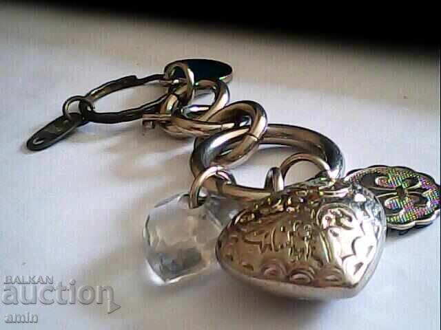 3бр кло4о держател с цена 20.00 лв. | € 10.23 3бр кло4о держател с цена 20.00 лв. | € 10.23