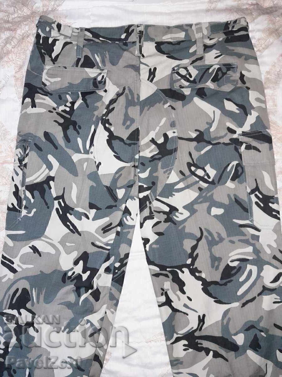 Livrarea Camuflaj / uniformă de camuflaj a Forțelor Aeriene. (2013)