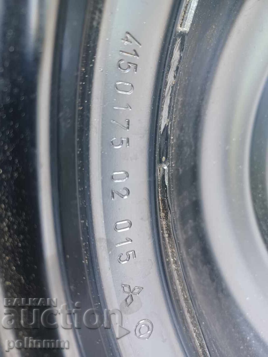 Delivery of Spare tire crutch Delivery of Spare tire crutch