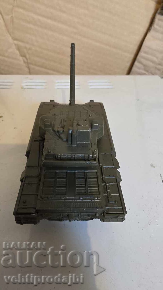 Delivery of Model tank